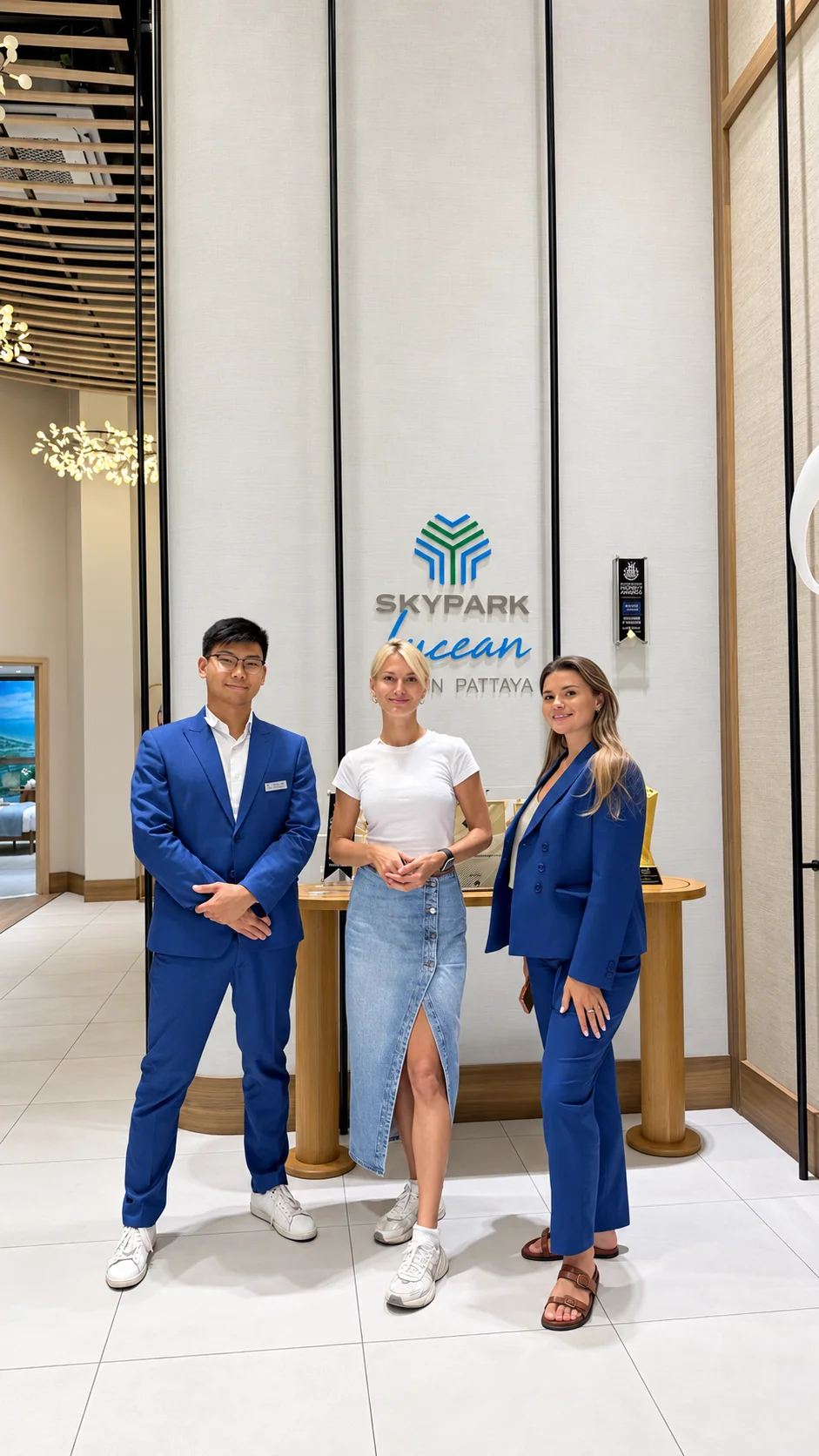 Кристина на встрече в лобби Skypark Lucean Pattaya